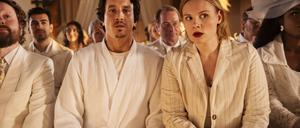 Die Liebeskuemmerer/The Heartbreak Agency. Rosalie Thomass as Maria, Laurence Rupp as Karl in The Heartbreak Agency. Cr. Courtesy of Netflix © 2024
 Die Liebeskümmerer