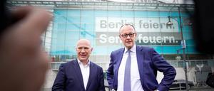 Ein Bild aus harmonischeren Tagen: Kai Wegner, der nach erfolgreichem Wahlkampf längst Berlin regiert, und sein CDU-Parteichef bewerten die Schuldenbremse völlig unterschiedlich.