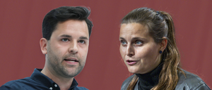 Johannes Winkel von der Jungen Union und Maja Wallstein (SPD-Bundestagsabgeordnete). 