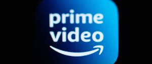 Die Amazon Prime Video-Anwendung ist auf dem Display eines iPhone SE zu sehen (Archivbild vom 07.03.2022).