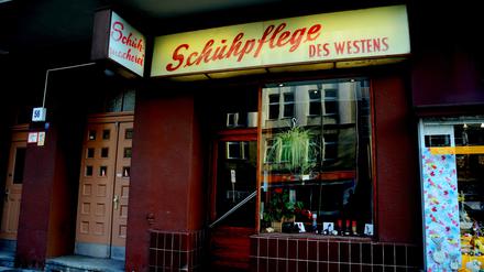 Schuhpflege des Westens. Aussenaufnahme. Geschäfte. Schuster in der Grunewaldstraße nahe U-Bahnhof Bayerischer Platz in Berlin Schöneberg. Foto: Doris Spiekermann-Klaas
