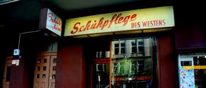 Schuhpflege des Westens. Aussenaufnahme. Geschäfte. Schuster in der Grunewaldstraße nahe U-Bahnhof Bayerischer Platz in Berlin Schöneberg. Foto: Doris Spiekermann-Klaas
