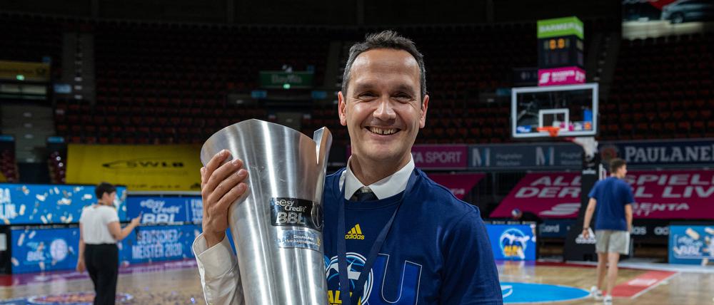 In seiner Zeit bei Alba gewann der Klub drei Meisterschaften und zweimal den Pokal.