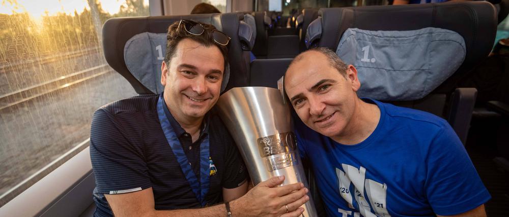 Himar Ojeda (r.) und Israel Gonzalez kennen sich seit der Studienzeit und haben schon in Gran Canaria zusammengearbeitet.