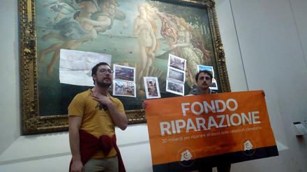 Aktivisten in den Uffizien in Florenz.