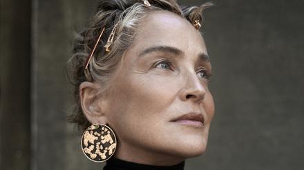 Schauspielerin, Schriftstellerin, Malerin. Sharon Stone empfindet die Kunst als Berufung und ist dankbar dafür.