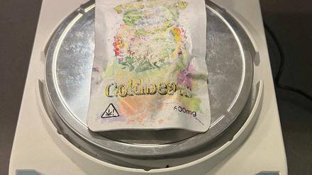 Das Paket mit cannabishaltigen Gummibärchen soll nach Angaben des russischen Zolls dem Deutschen gehört haben.