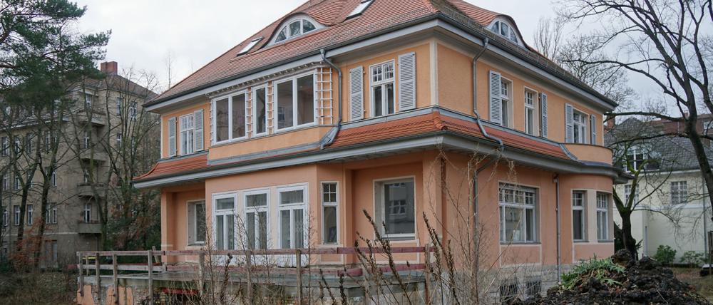 Die denkmalgeschützte Villa Schönbach in Berlin-Westend steht seit Jahren leer.