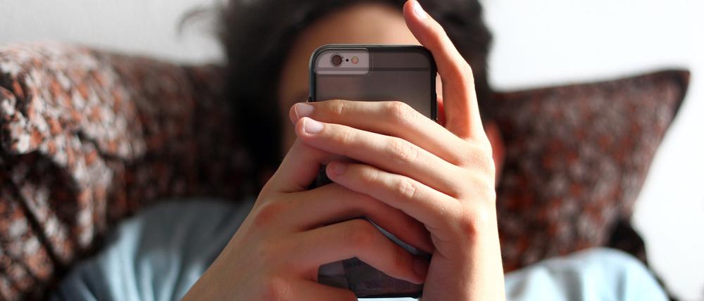 Nur einen Swipe entfernt - wer im Netz nach Informationen über mentale Gesundheit sucht, wird schnell fündig. Allerdings ist das oft eine nicht fundierte Auskunft.