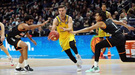 Ab durch die Mitte. Martin Hermannsson will mit Alba Berlin wieder ins Finale.