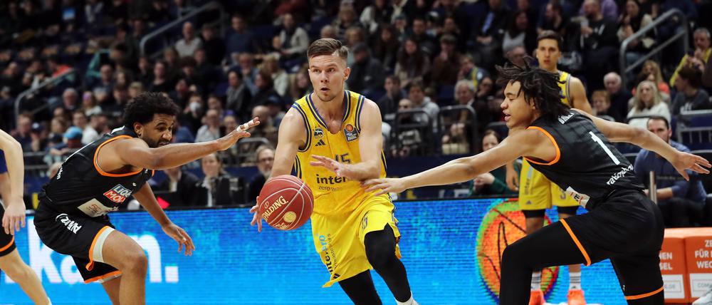 Ab durch die Mitte. Martin Hermannsson will mit Alba Berlin wieder ins Finale.