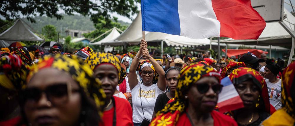Demonstrationen und Blockaden auf Mayotte aus Protest gegen die Unsicherheit und schlechten Lebensbedingungen in dem französischen Übersee-Departement. 