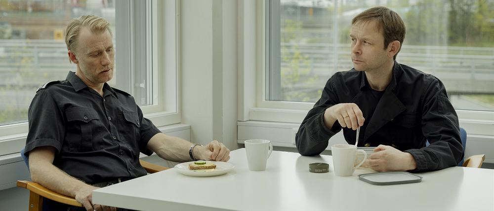 Thorbjørn Harr und Jan Gunnar Røise spielen befreundete Kollegen.