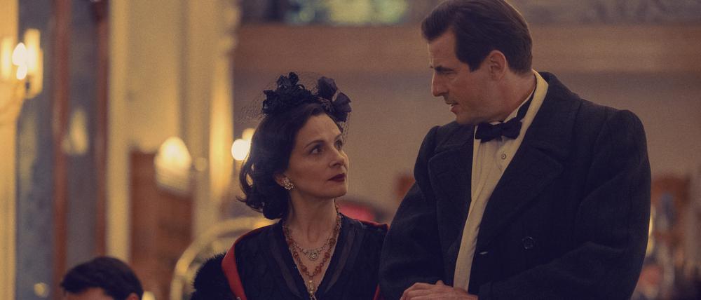 Juliette Binoche in "The New Look"