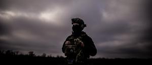  Ein ukrainischer Soldat in Donezk Anfang des Jahres (Symbolbild)