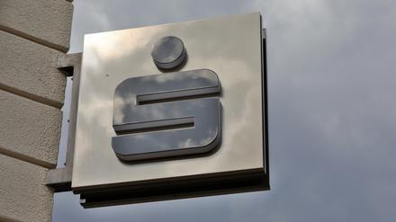 Das Logo der Mittelbrandenburgischen Sparkasse in Potsdam.