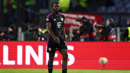 Dayot Upamecano wurde nach seiner Roten Karte im Netz rassistisch beschimpft.