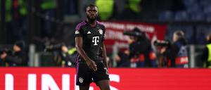 Dayot Upamecano wurde nach seiner Roten Karte im Netz rassistisch beschimpft.