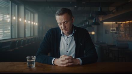Der russische Oppositionelle Alexej Nawalny in einer Szene des Dokumentarfilms „Nawalny“.