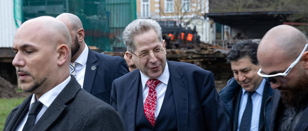 Parteigründung der Werteunion in Bonn. An einem geheimen Ausweichort an einer Schiffswerft in Rolandseck / Oberwinter, südlich von Bonn geht der Ex Präsident des Verfassungsschutz Hans Georg Maaßen an Bord der MS Godesia.