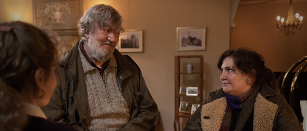 Stephen Fry und Lena Dunham haben unterschiedliche Vorstellungen von ihrer Reise in die Vergangenheit.