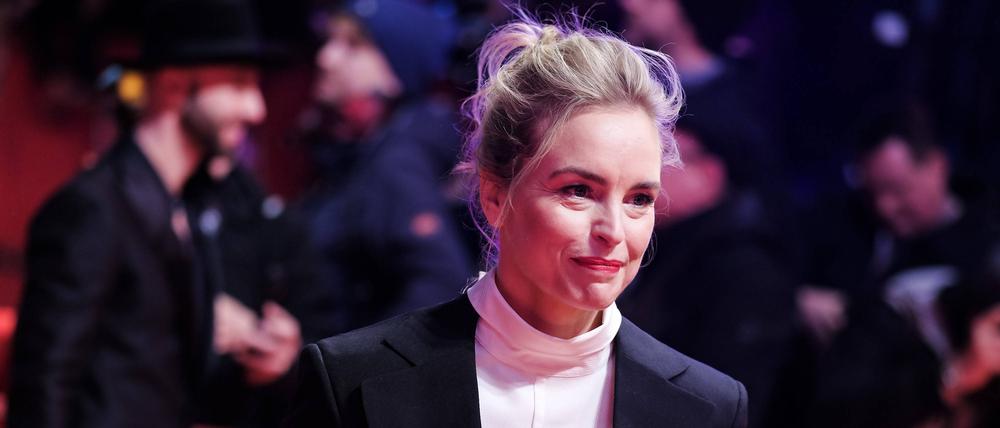 Die Schauspielerin Nina Hoss auf dem roten Teppich der 73. Berlinale im Jahr 2023.