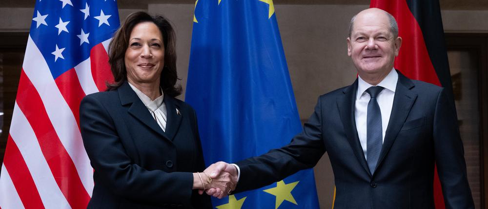Kanzler Olaf Scholz (rechts) und US-Vizepräsidentin Kamala Harris.