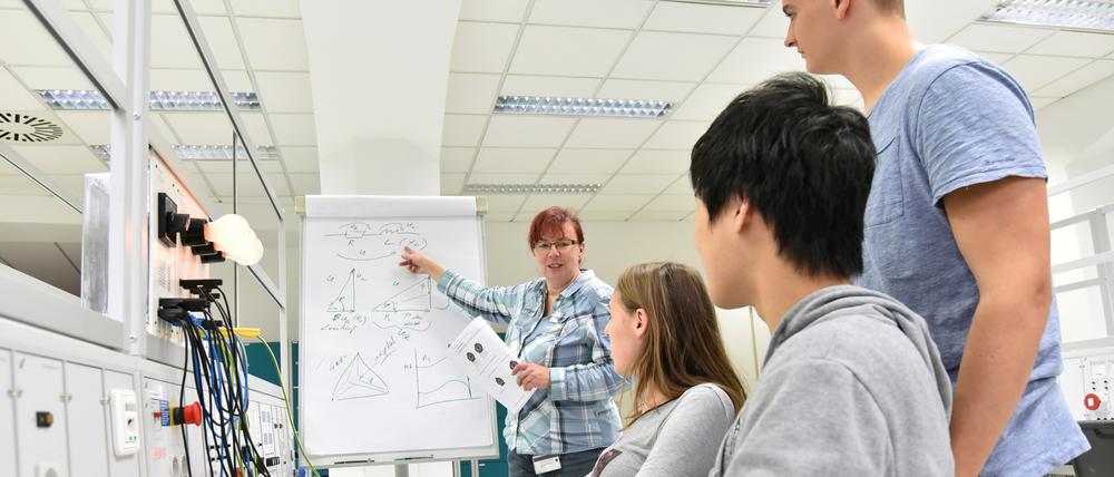 An Beruflichen Gymnasien werden Abiturientinnen und Abiturienten fit gemacht für die Arbeitswelt.