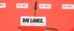 Berlin, Amira Mohamed Ali gibt Pressekonferenz im Bundestag Das Rednerpult vor der Pressekonferenz vor der Fraktionssitzung von Die Linke im Deutschen Bundestag am 21.11.2022 in Berlin. Berlin Bundestag Berlin Deutschland *** Berlin, Amira Mohamed Ali gives press conference in the Bundestag The lectern before the press conference before the parliamentary group meeting of Die Linke in the German Bundestag on 21 11 2022 in Berlin Berlin Bundestag Berlin Germany
