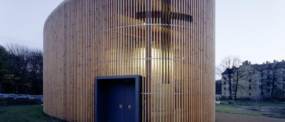 Aus Holz und Lehm: Kapelle der Versöhnung am ehemaligen Mauerstreifen in der Bernauer Straße. 