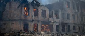 Folgen eines russischen Raketenangriffs auf medizinische Einrichtungen in Dnipro in der Region Dnipropetrowsk im Mai 2023. Vier Menschen wurden getötet und 32 verletzt.