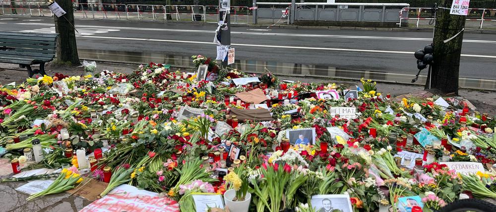 Gedenken an Nawalny vor der russischen Botschaft