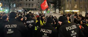 Konfrontative Lage an der Ecke Sonnenallee/Pannierstraße.