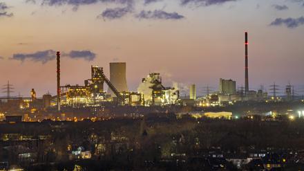 Skyline des Stahlstandorts Duisburg.