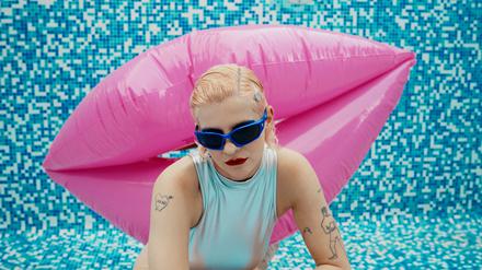 Hier im Pool wurde auch das Musikvideo zum Song „Cramps“ gedreht. 
