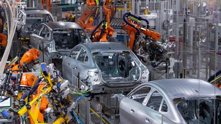 Produktion von verschiedenen BMW-Modelle. Im Dax sind mit den Autobauern BMW und Mercedes hohe Dividendenrenditen möglich. Ob das so bleibt, ist allerdings unsicher.