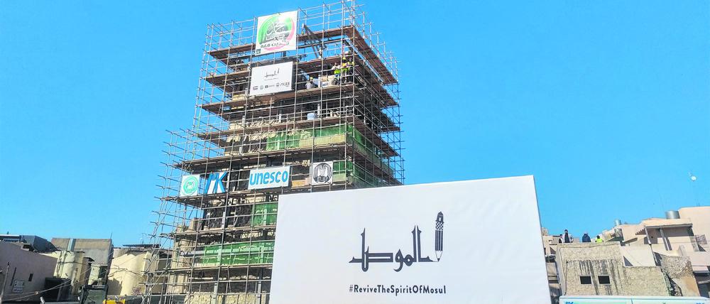 Das Minarett der al-Nuri-Moschee in der irakischen Stadt Mossul soll nach Angaben der Unesco im Lauf des Jahres 2024 wiederaufgebaut sein.