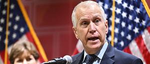 US-Senator Thom Tillis bei einer Pressekonferenz in Budapest am 18. Februrar.