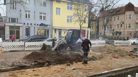 Laut CDU steht das Bezirksamt steht schon länger in der Kritik, weil der Umbau der Bahnhofstraße nur äußerst schleppend vorangeht.