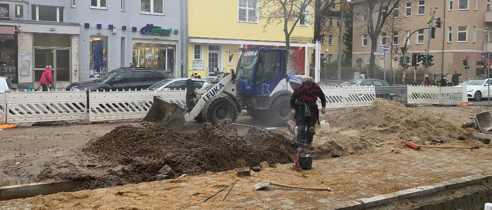 Laut CDU steht das Bezirksamt steht schon länger in der Kritik, weil der Umbau der Bahnhofstraße nur äußerst schleppend vorangeht.