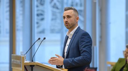 Ulrich Siegmund (AfD), AfD-Co-Fraktionsvorsitzender, spricht im Landtag von Sachsen-Anhalt zu den Abgeordneten. 