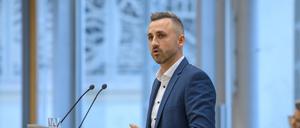 Ulrich Siegmund (AfD), AfD-Co-Fraktionsvorsitzender, spricht im Landtag von Sachsen-Anhalt zu den Abgeordneten. 