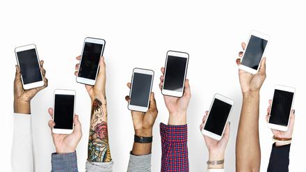 Smartphones sind Teil des Alltags, und zwar auch in der Schule, meint unsere Autorin.