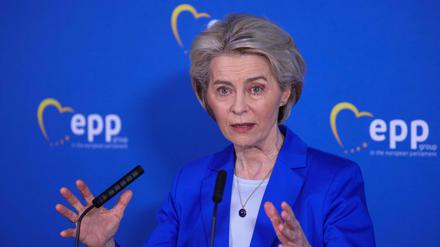 EU-Kommissionspräsidentin Ursula von der Leyen hält sich eine Kooperation mit Kräften rechts von der CDU/CSU offen. 