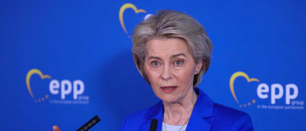 EU-Kommissionspräsidentin Ursula von der Leyen hält sich eine Kooperation mit Kräften rechts von der CDU/CSU offen. 