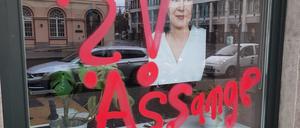 Wahlkreisbüro von Baerbock in Potsdam beschmiert.