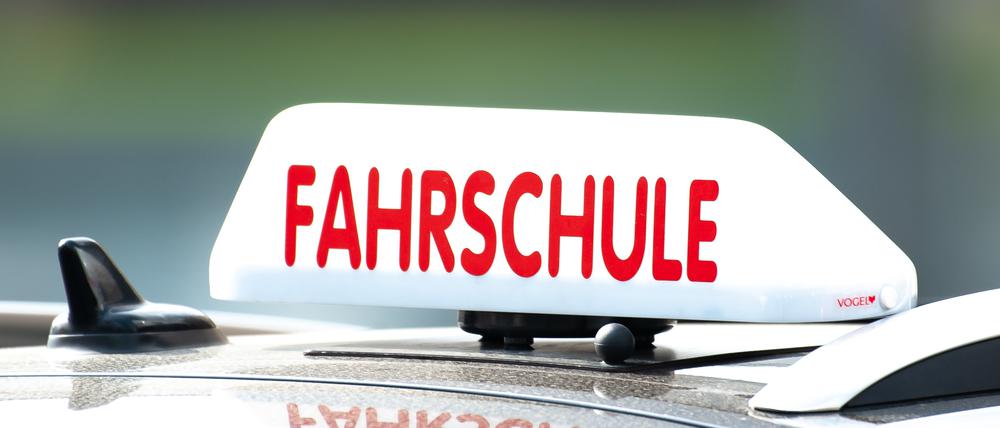 Fahrschule ist teuer, aber in Berlin nicht so teuer wie anderswo.