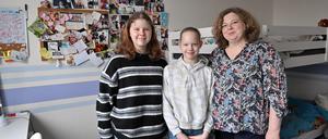 Victoria, Maria und Iryna Maltseva haben sich ein neues Leben in Potsdam aufgebaut. Ihr Vater ist meist auf Montage und nur am Wochenende da.