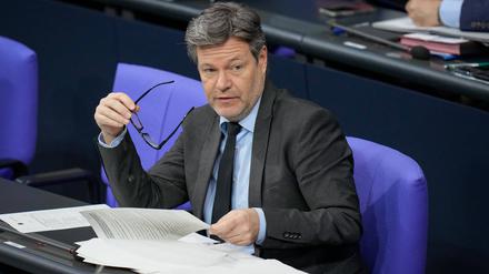 Wirtschafts- und Klimaminister Robert Habeck auf der Regierungsbank im Deutschen Bundestag.