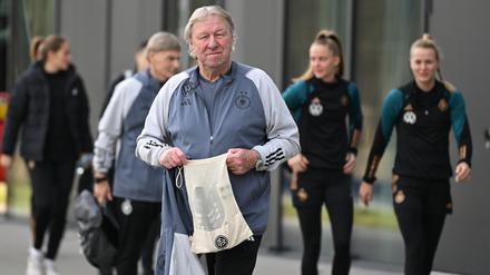 Trainer Horst Hrubesch hat noch einige Olympia-Tickets zu vergeben. 